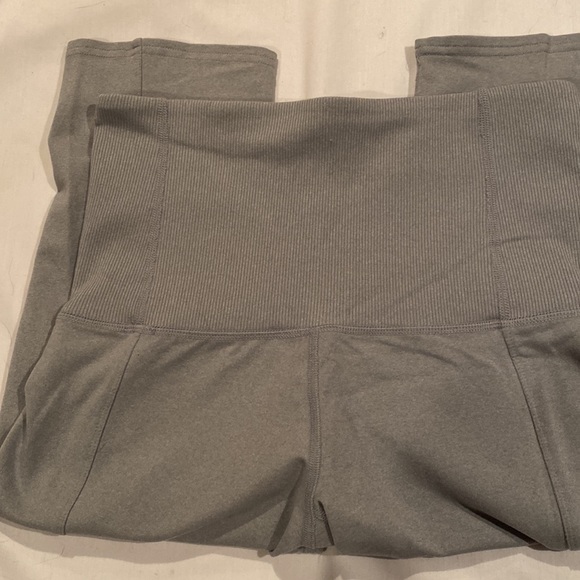 Workout Capris - Picture 2 of 9